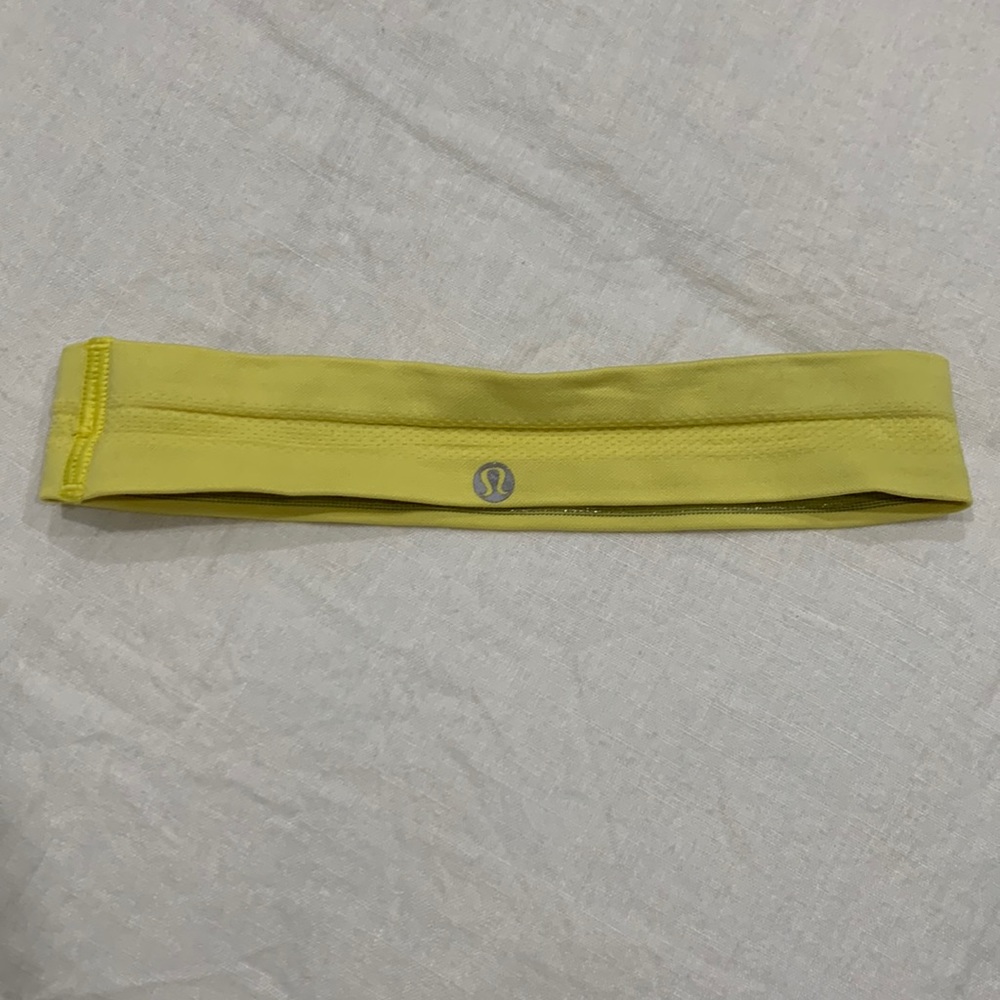 Yellow Lulu lemon headband.